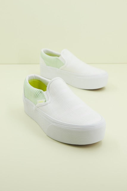 VANS CLASSIC SLIP-O en color BLANCO  (2)