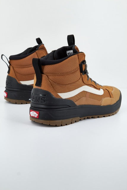 VANS ULTRARANGE EXO HI en color MARRON  (3)