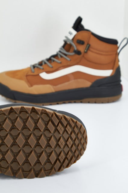 VANS ULTRARANGE EXO HI en color MARRON  (4)