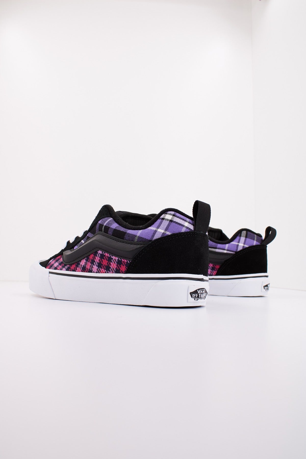 VANS KNU SKOOL en color NEGRO  (3)