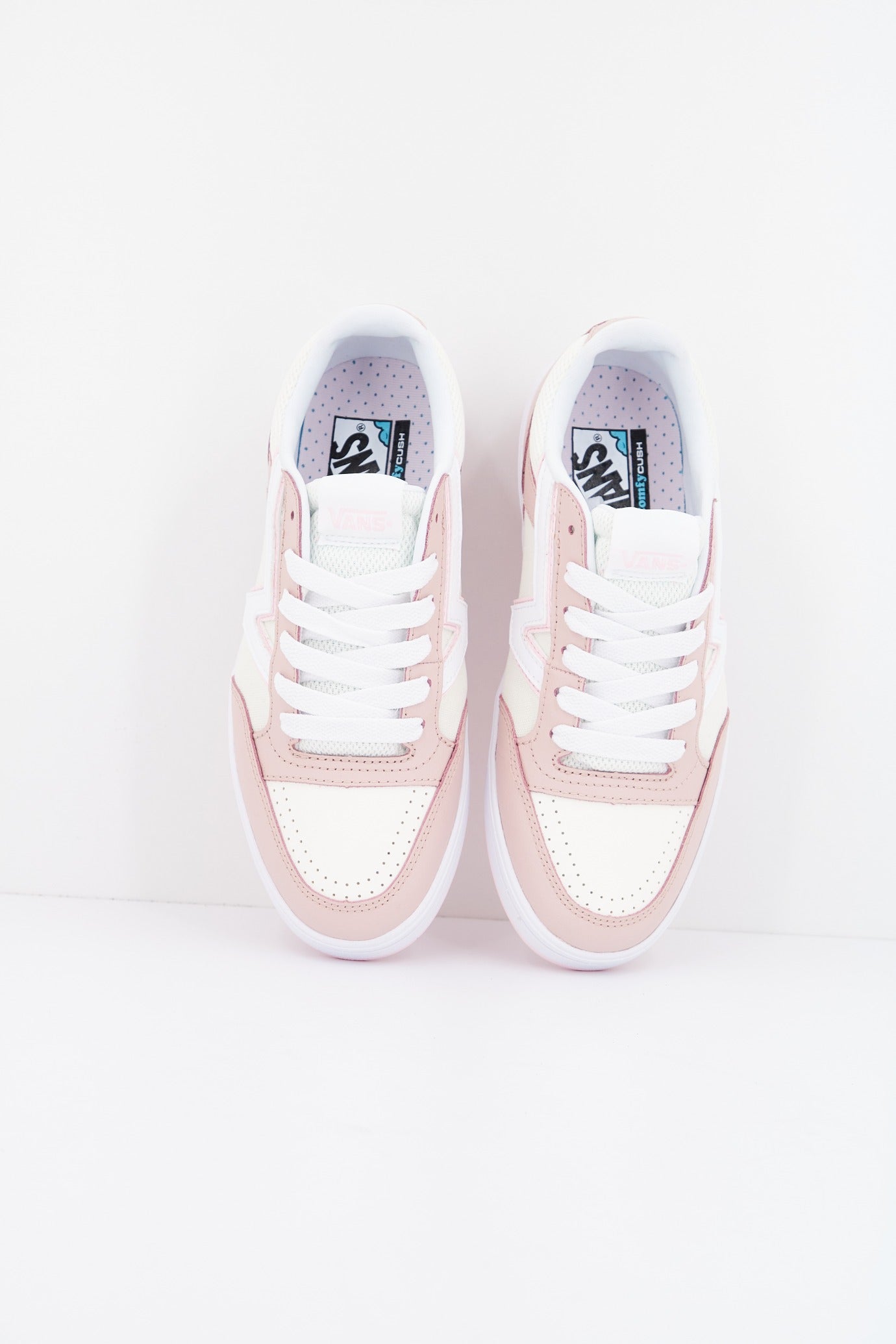 VANS LOWLAND CC en color ROSA  (2)