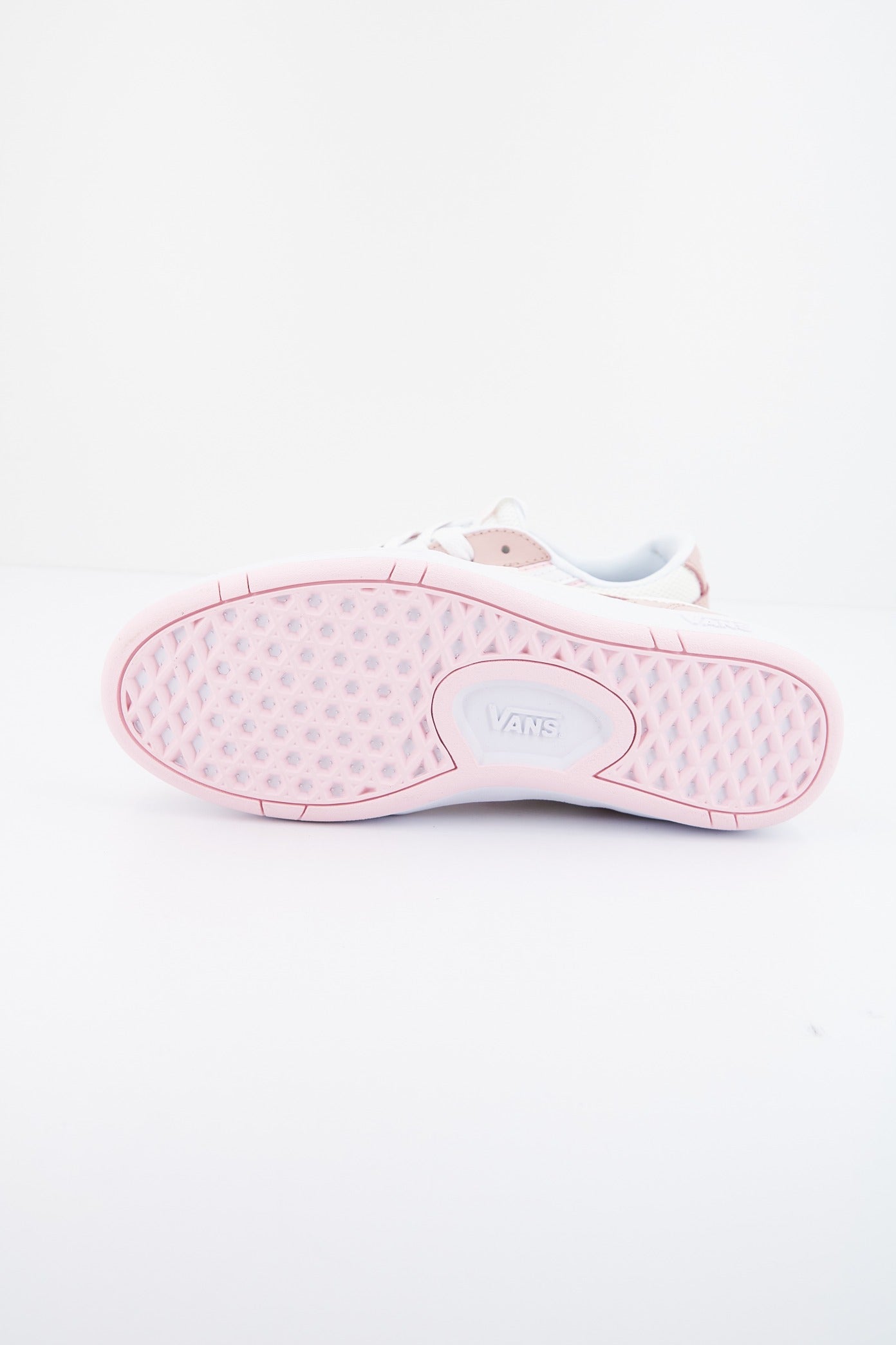 VANS LOWLAND CC en color ROSA  (4)