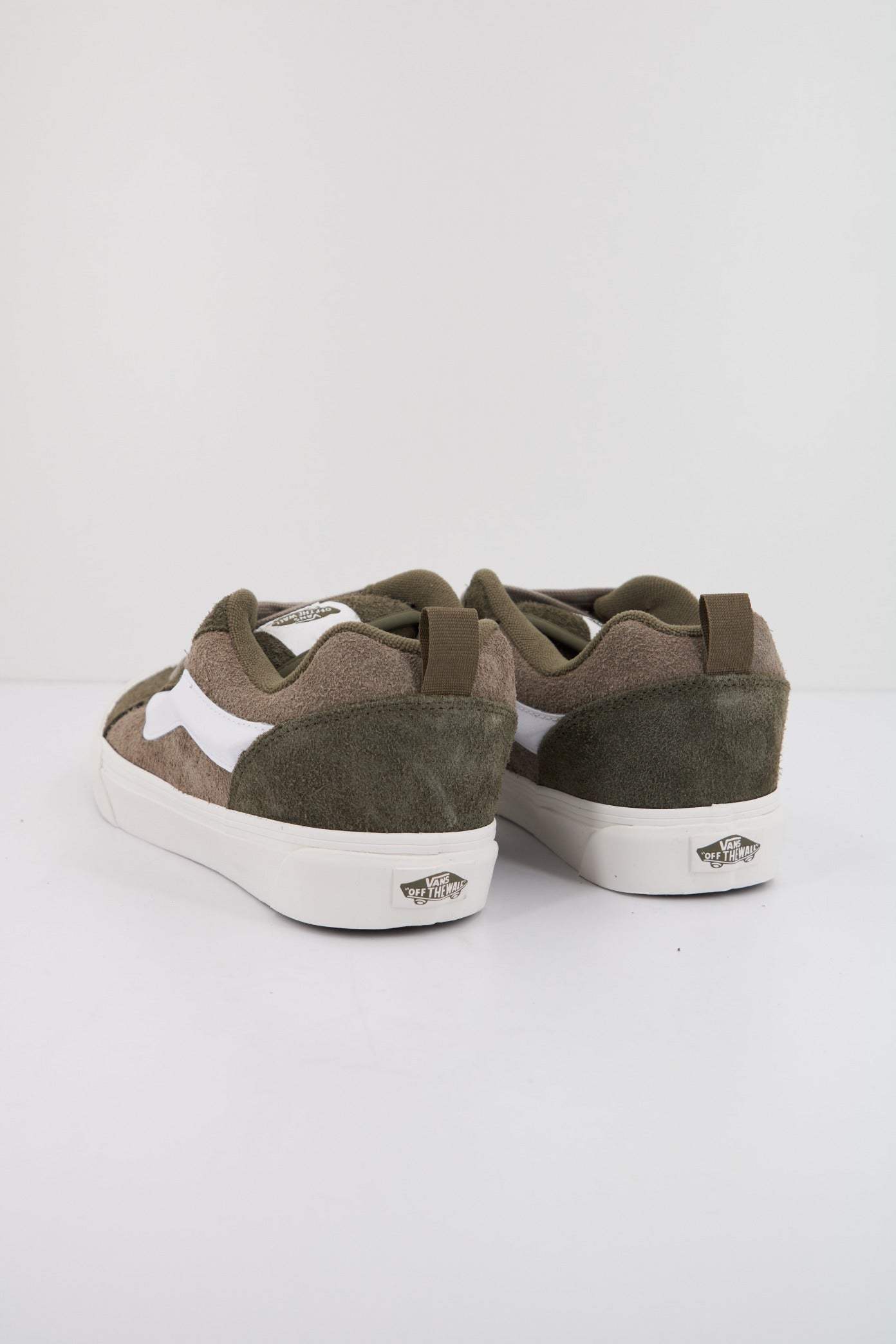 VANS KNU SKOOL en color GRIS  (3)