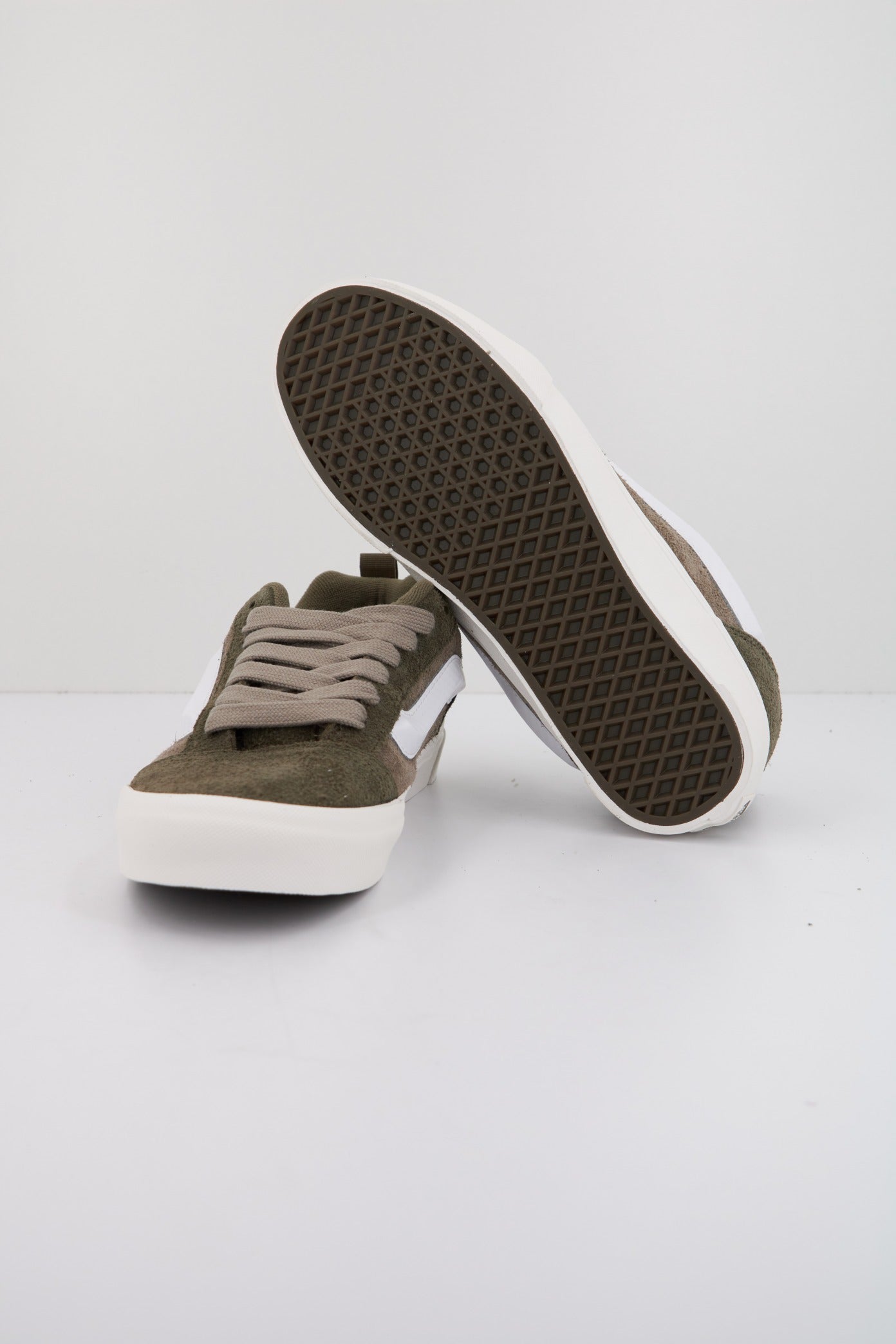 VANS KNU SKOOL en color GRIS  (4)