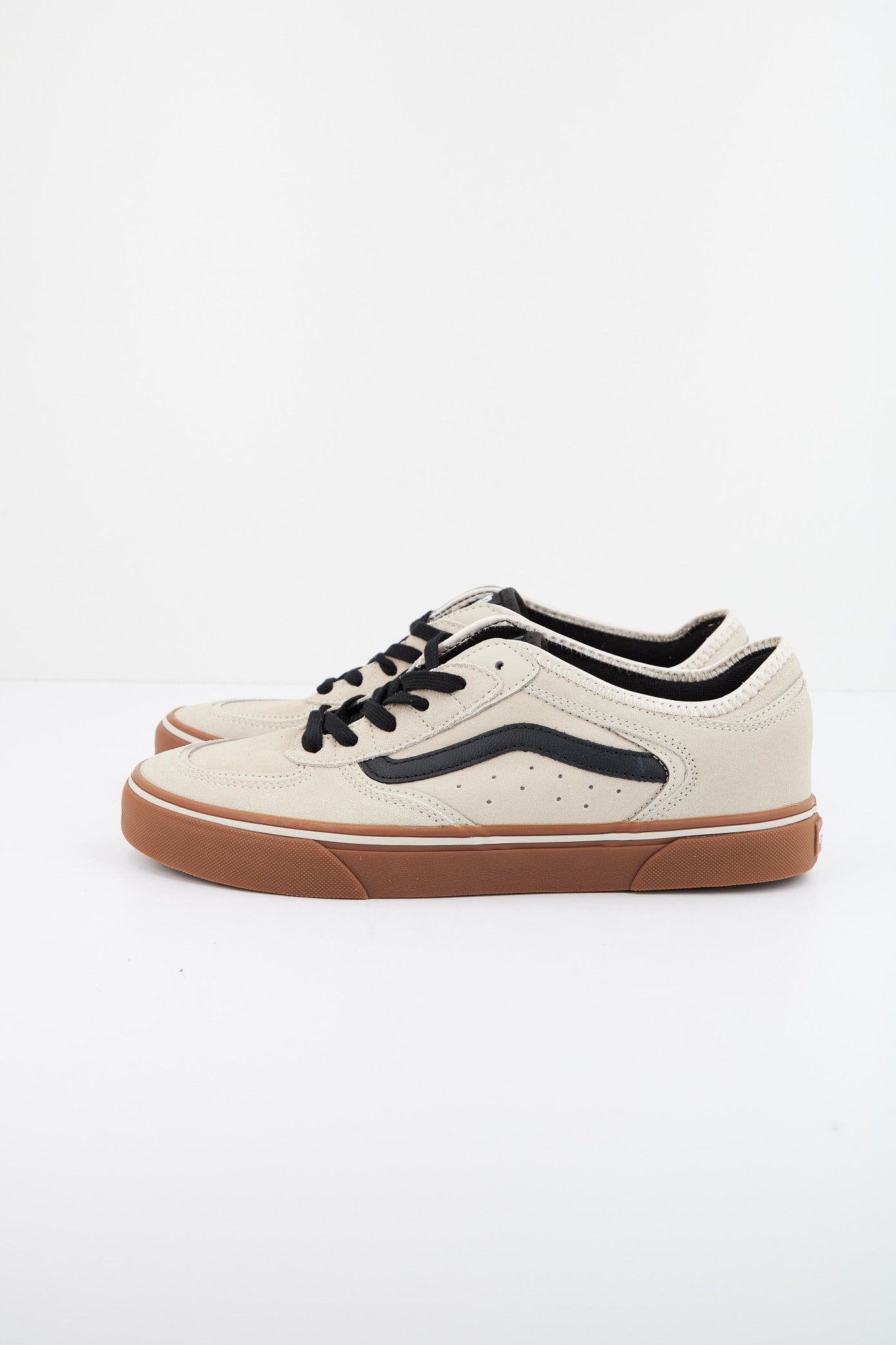 VANS ROWLEY CLASSIC en color BEIS  (1)