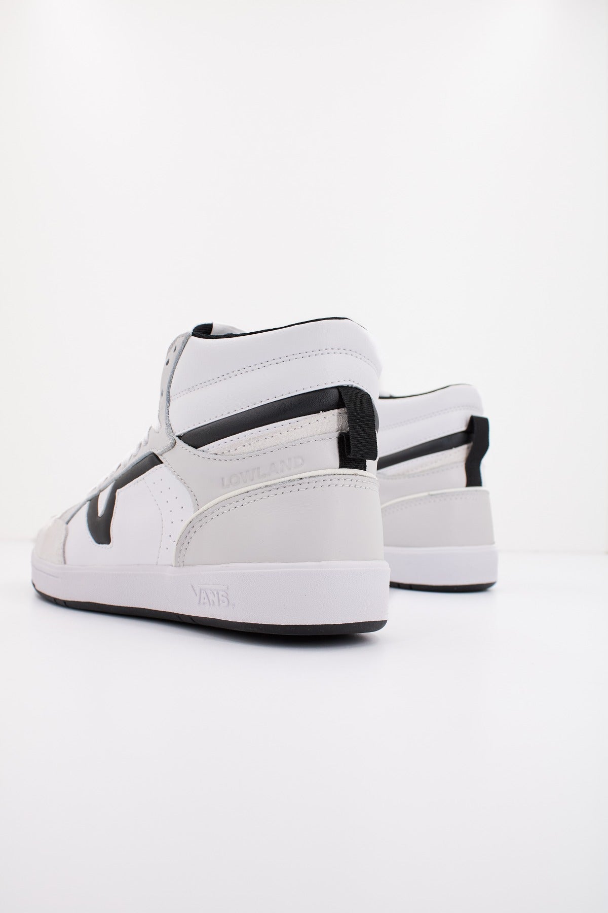 VANS LOWLAND MID CC JMP SPO en color BLANCO  (3)