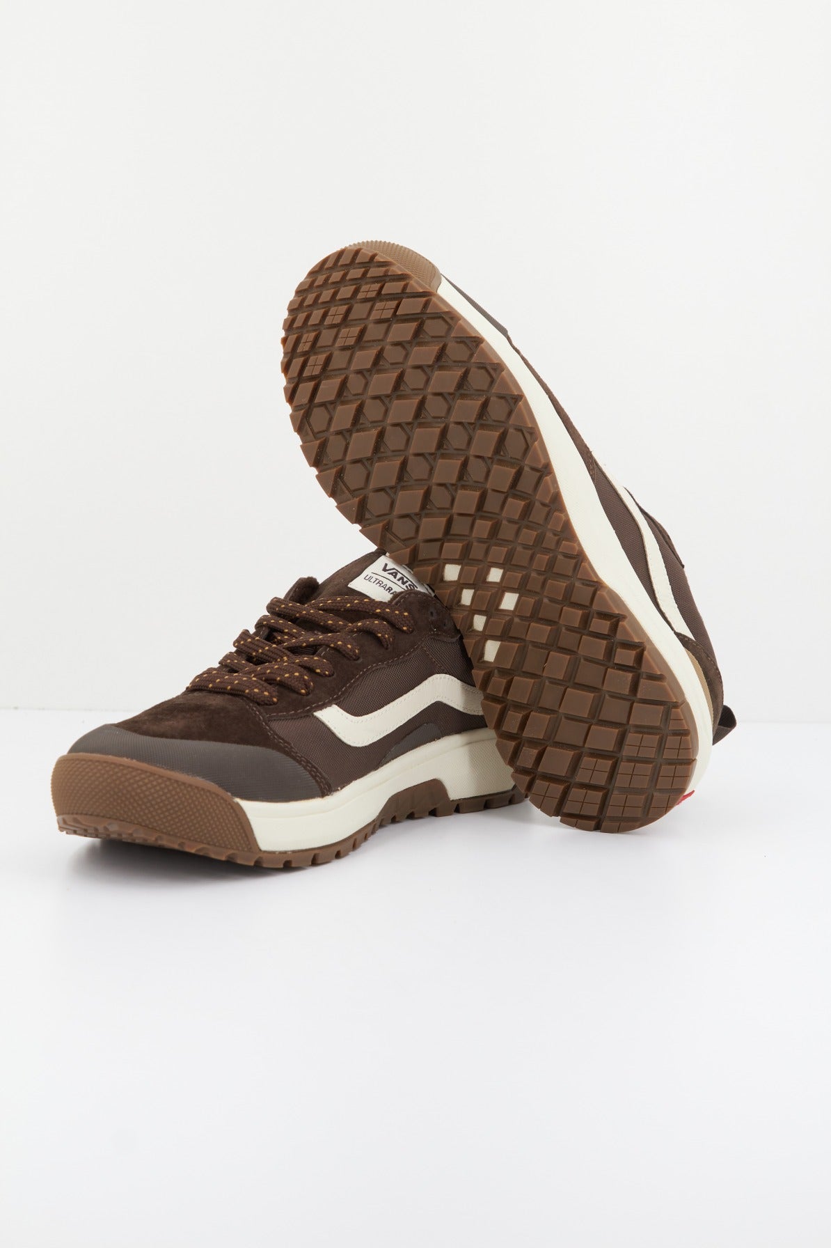 VANS ULTRARANGE EXO MTE- en color MARRON  (4)