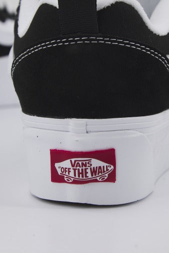 VANS  KNU STACK en color NEGRO  (4)