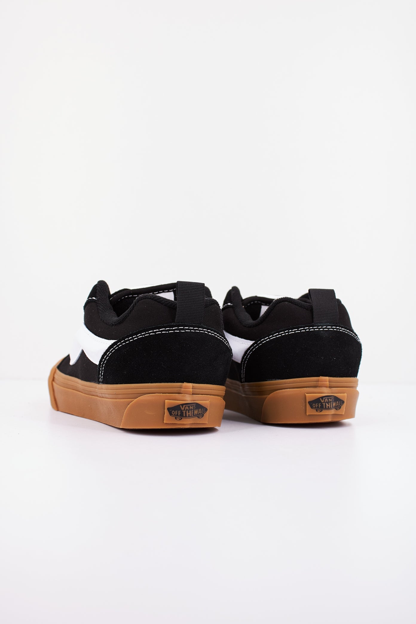 VANS  KNU SKOOL en color NEGRO  (3)