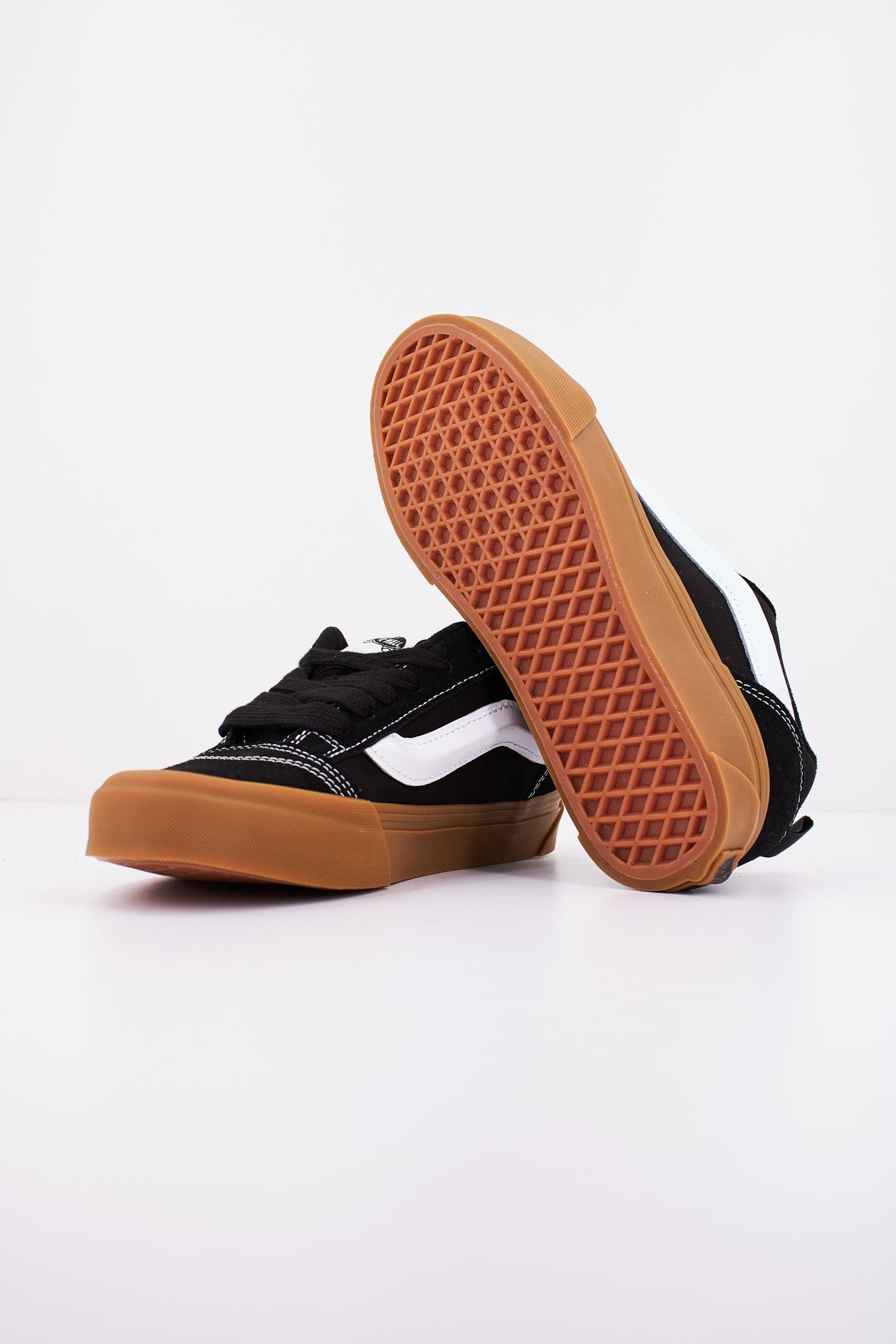 VANS  KNU SKOOL en color NEGRO  (4)