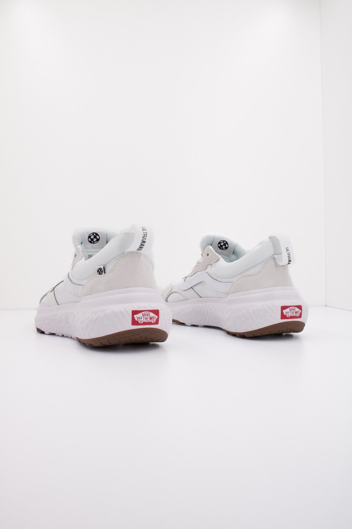 VANS ULTRARANGE NEO VR en color BLANCO  (3)