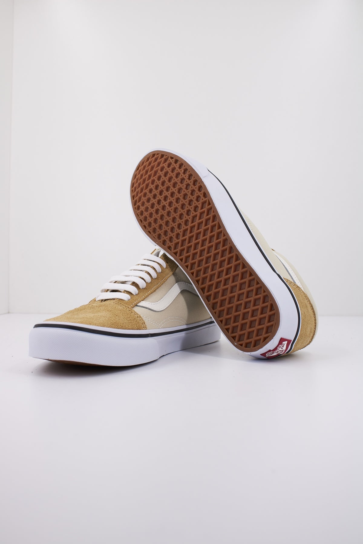 VANS OLD SKOOL en color MARRON CLARO  (4)