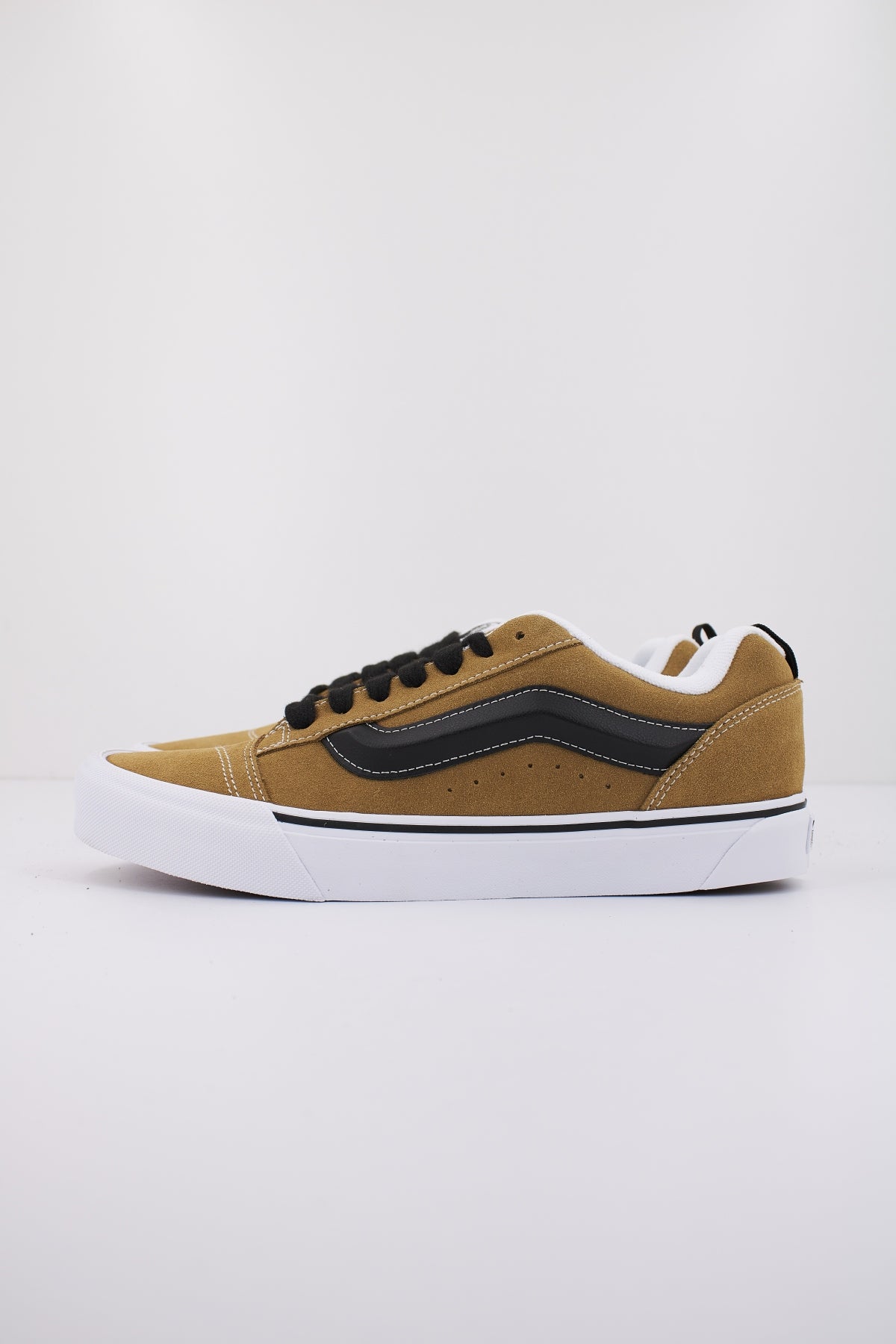 VANS KNU SKOOL en color MARRON CLARO  (1)