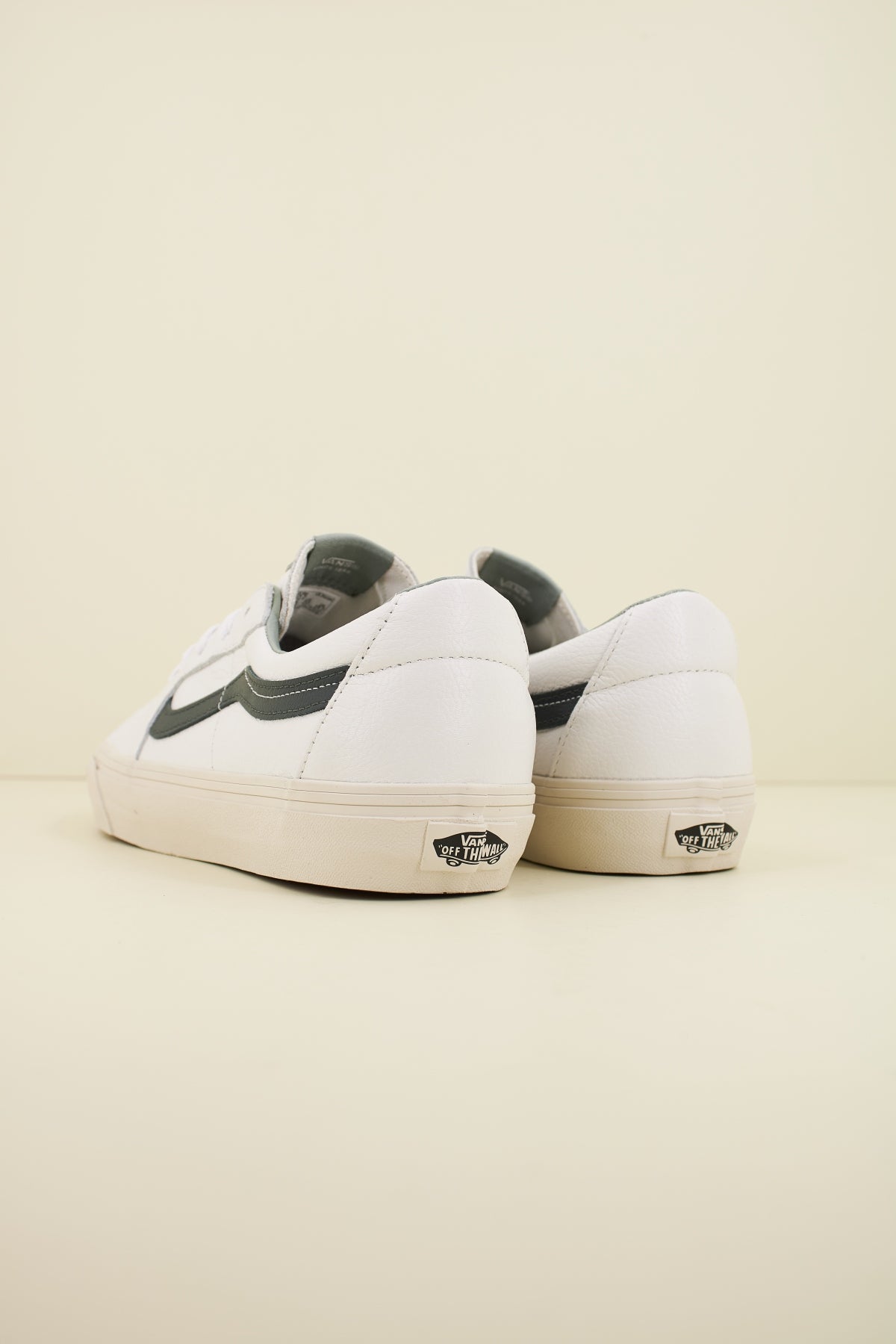 VANS SK-LOW en color BLANCO  (3)