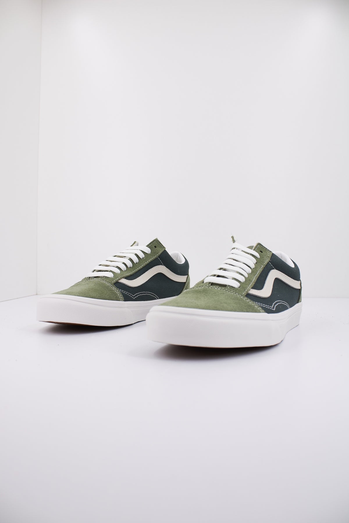 VANS OLD SKOOL en color VERDE  (2)