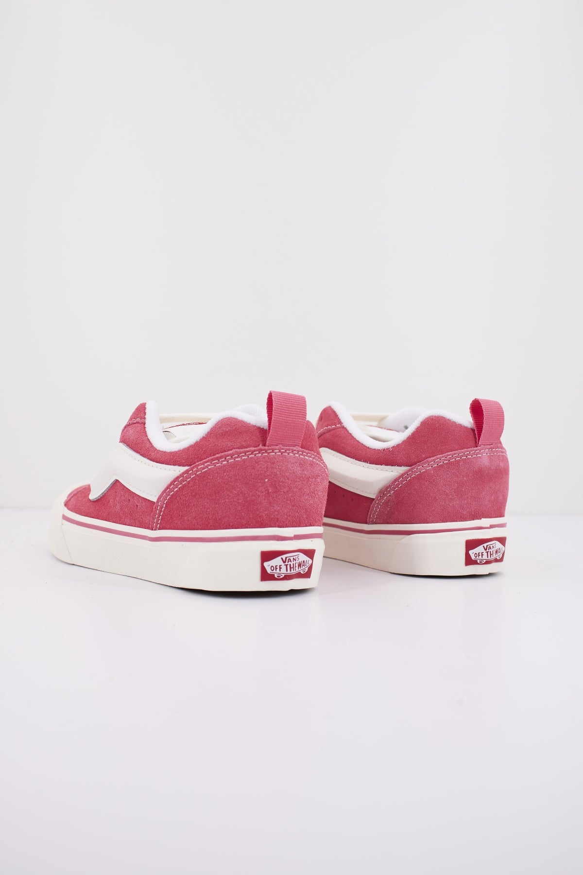 VANS KNU SKOOL RETRO en color ROSA  (3)