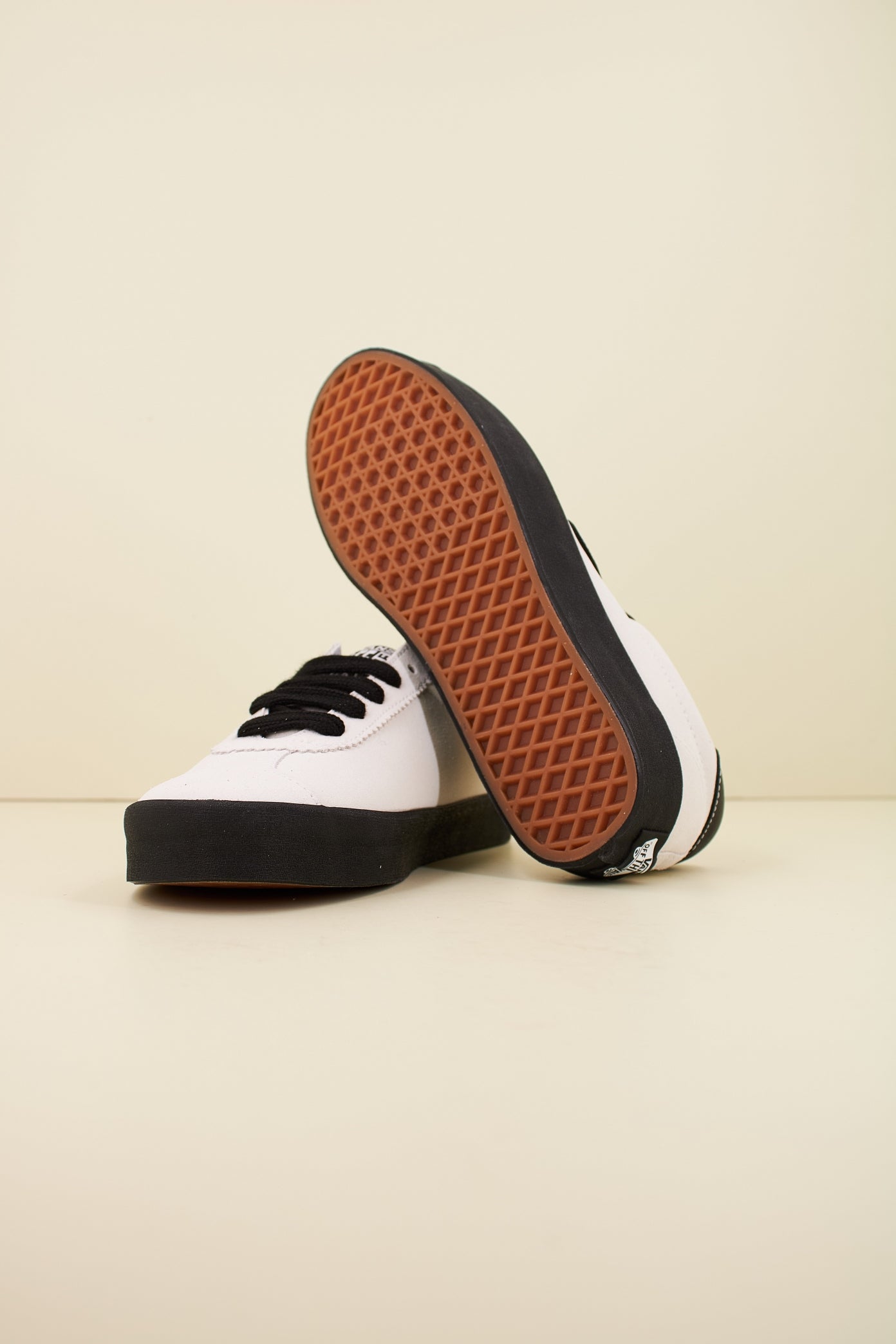 VANS SPORT LOW SUEDE en color BLANCO  (4)