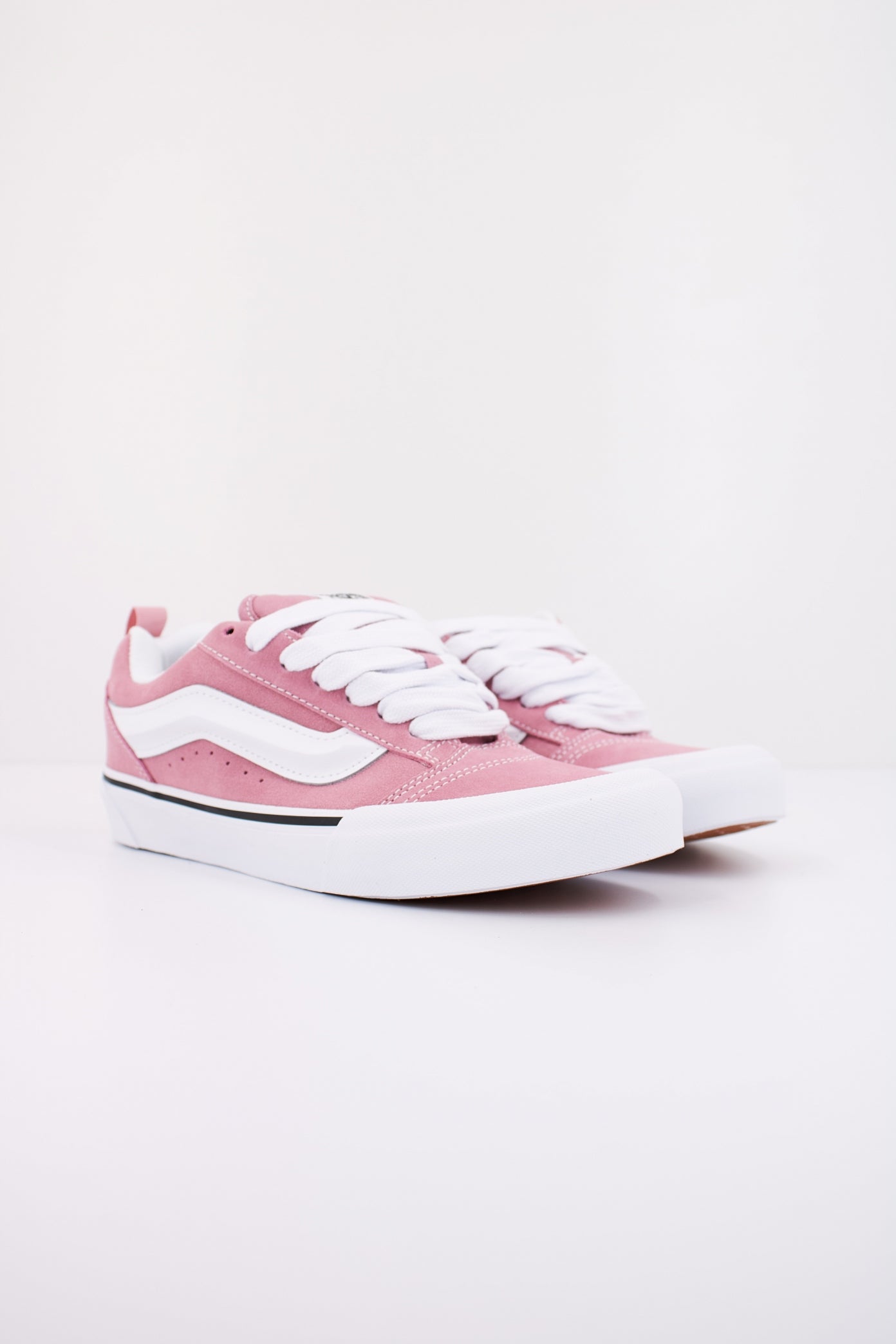 VANS KNU SKOOL en color ROSA  (2)