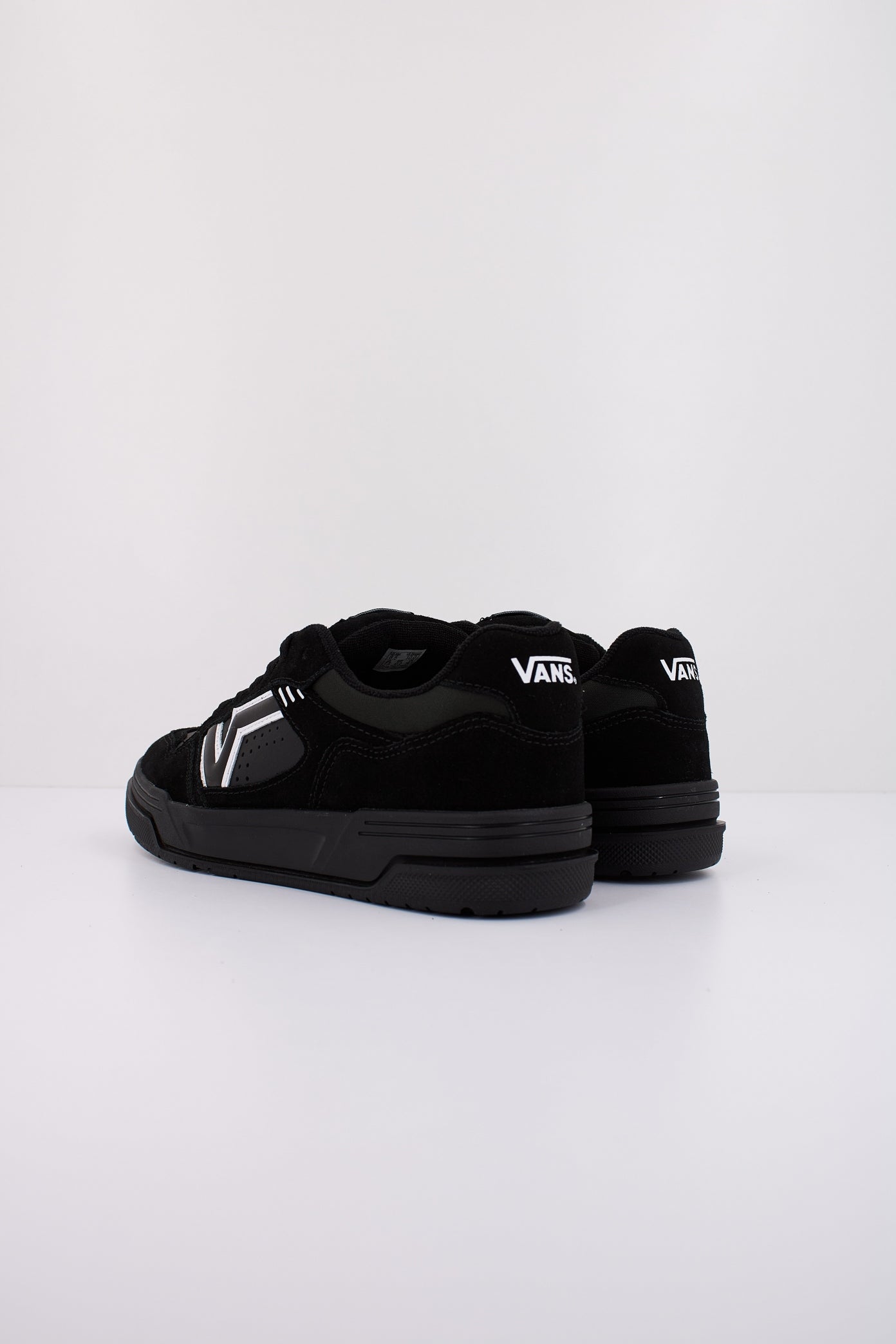 VANS UPLAND en color NEGRO  (4)