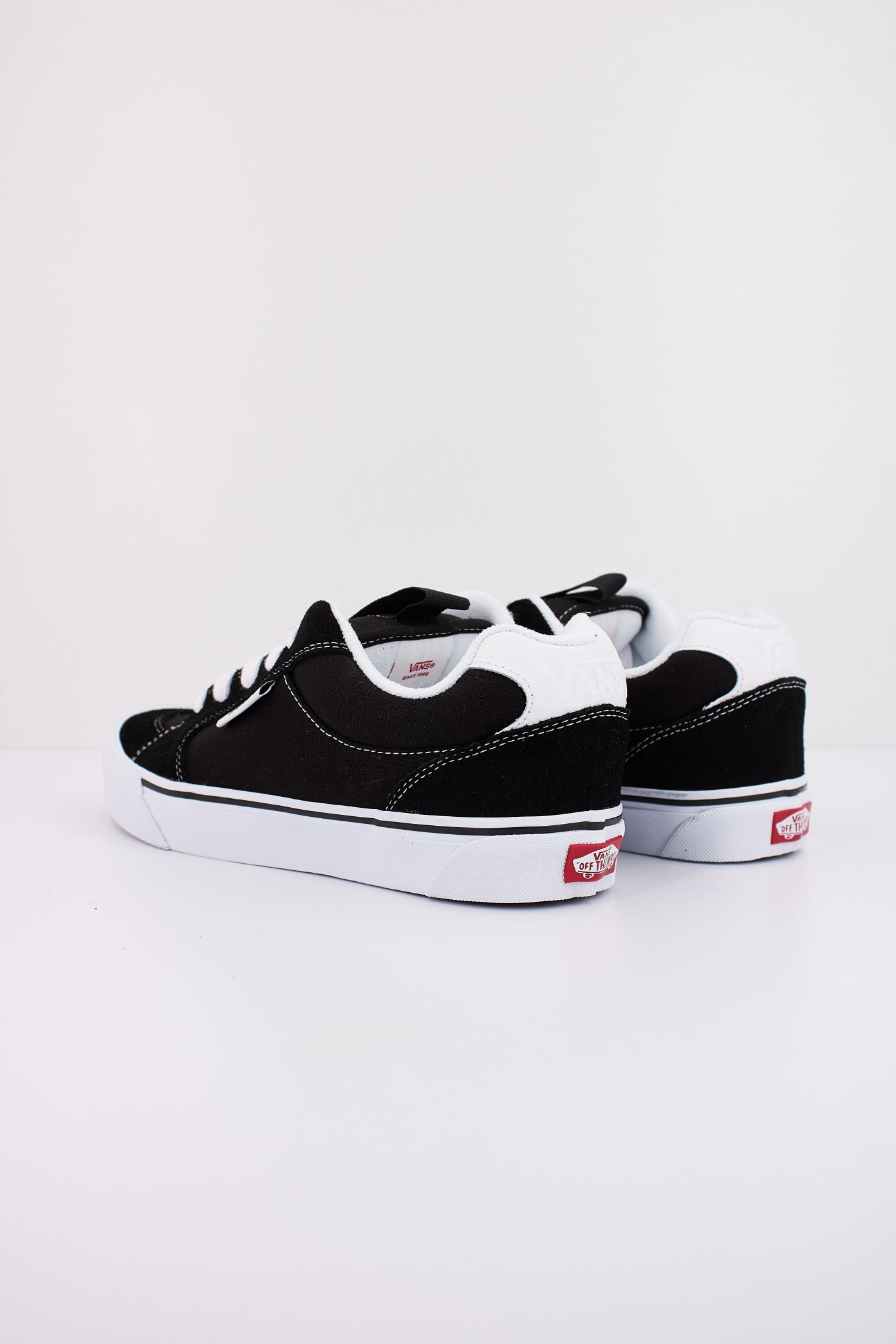 VANS CHUKKA PUSH en color NEGRO  (4)