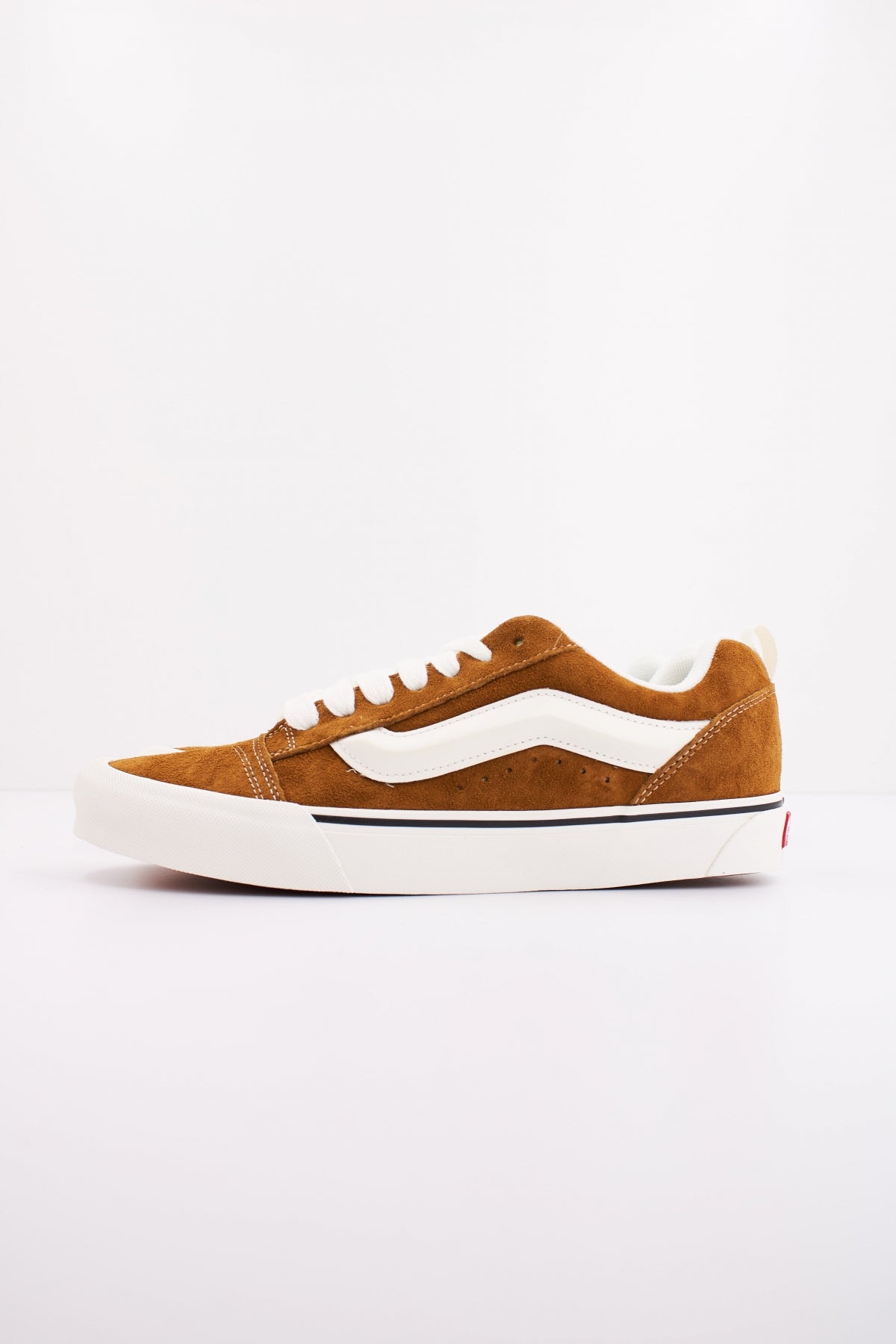 VANS KNU SKOOL en color MARRON  (1)