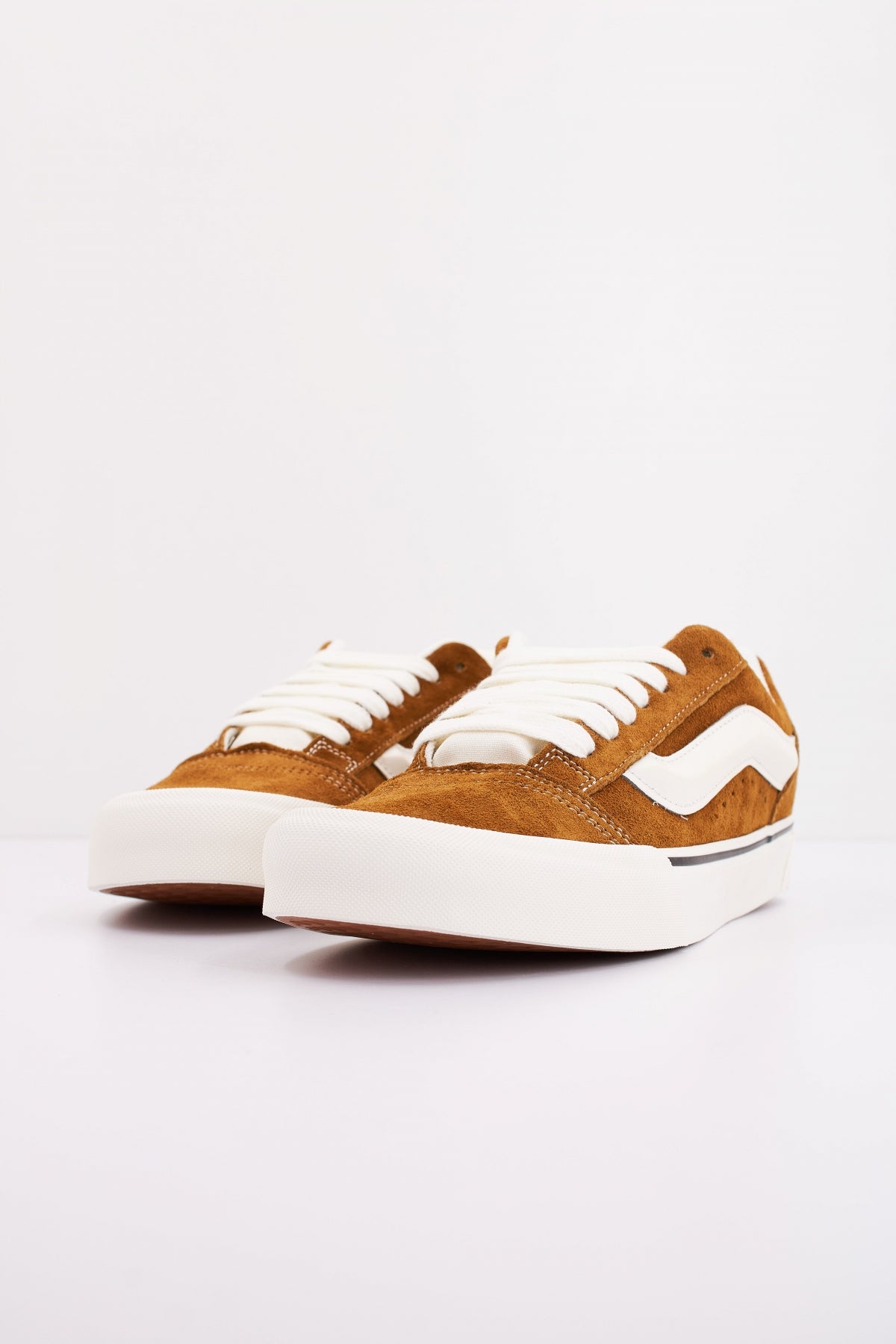 VANS KNU SKOOL en color MARRON  (2)