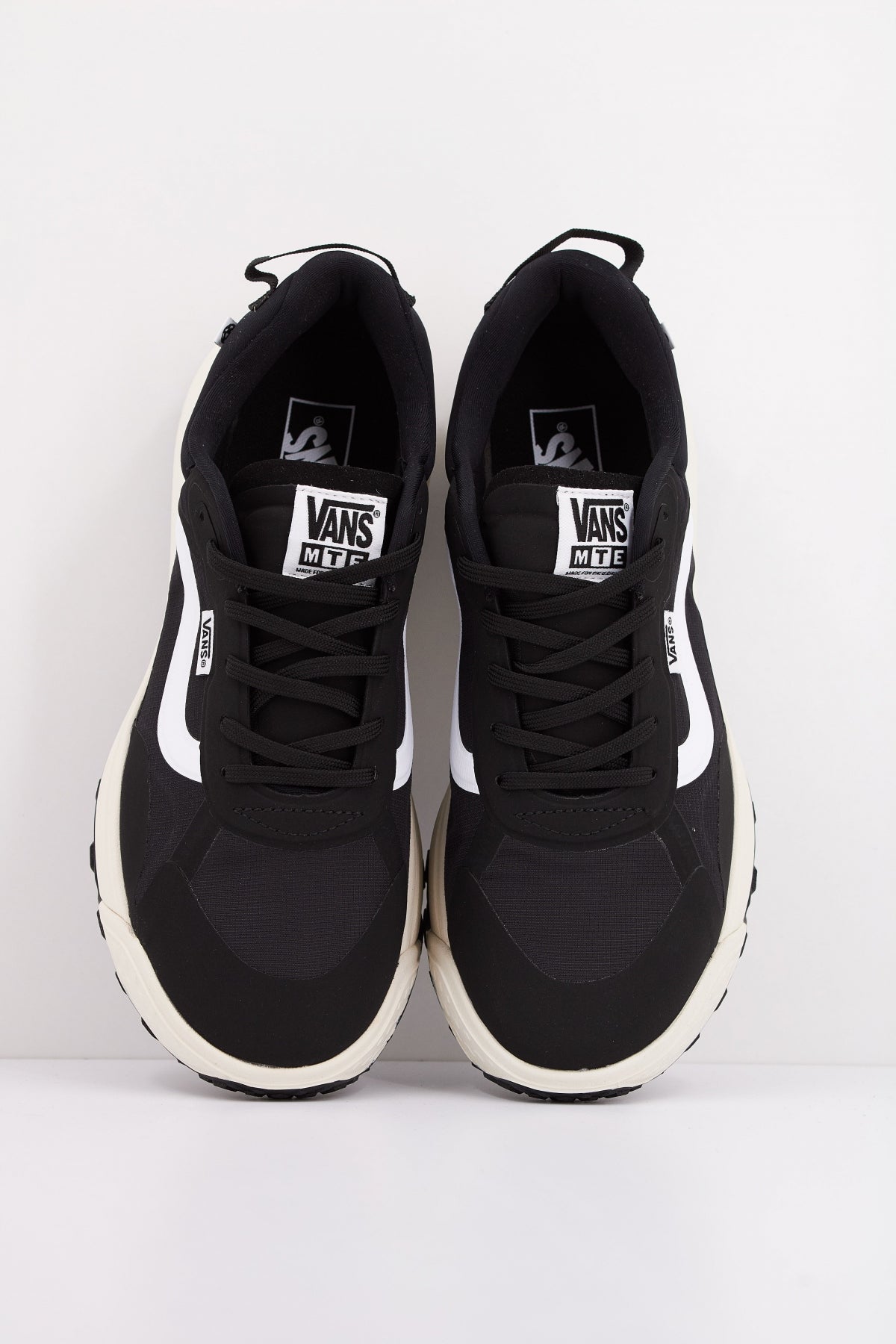 VANS MTE CROSSPATH en color NEGRO  (3)