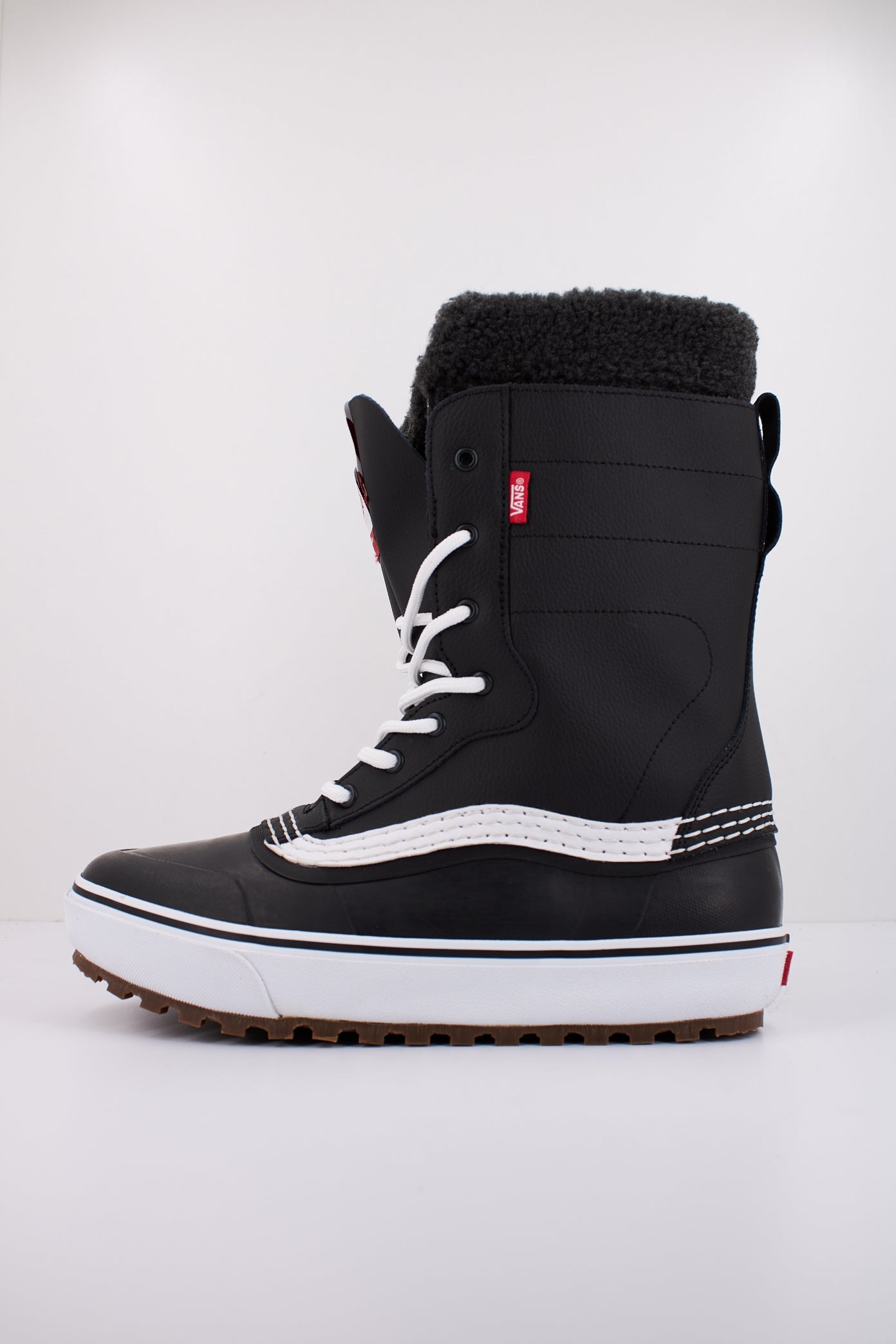 VANS MTE STANDARD WATERPROOF en color NEGRO  (1)