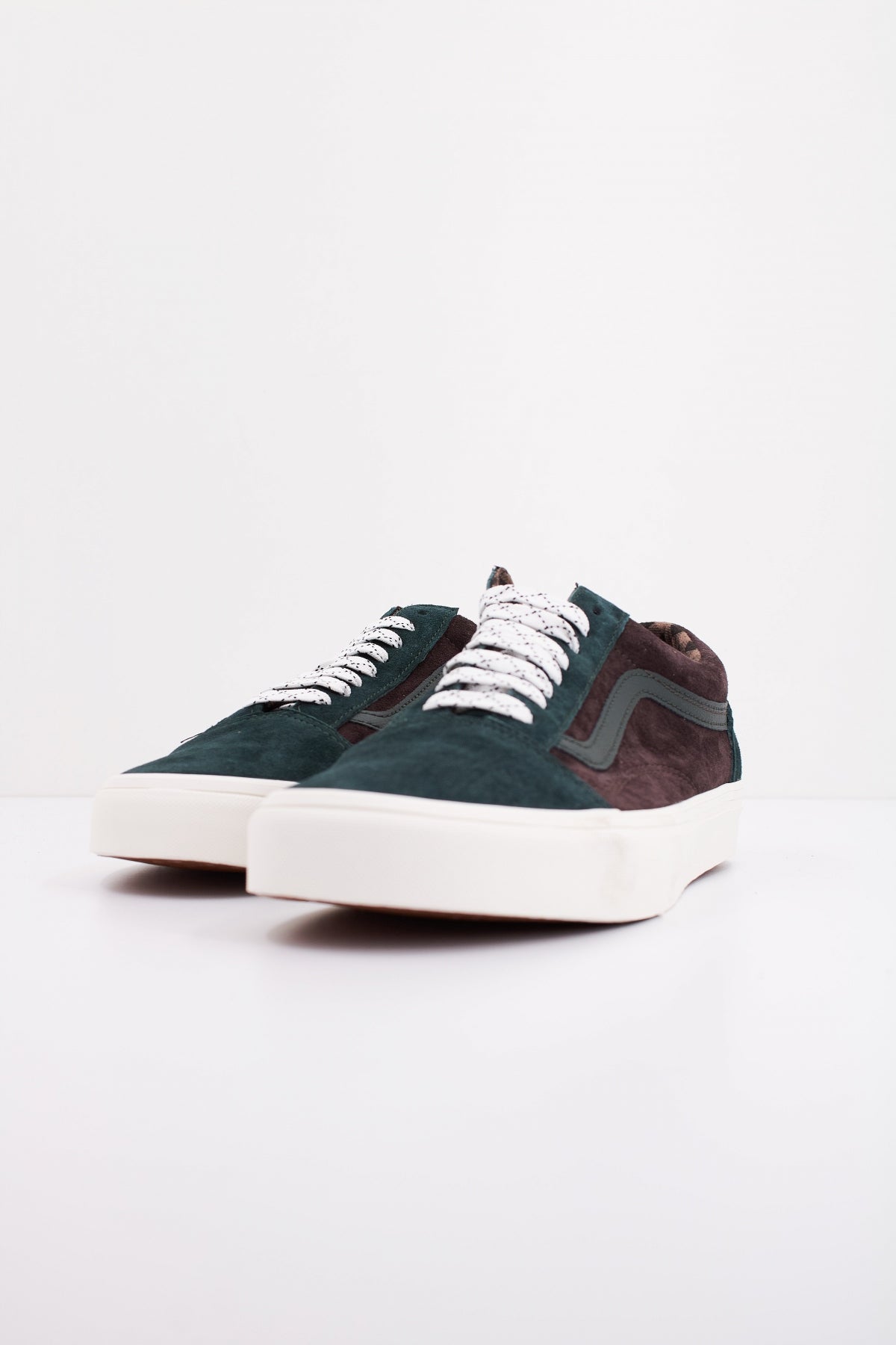 VANS OLD SKOOL en color BURDEOS  (2)