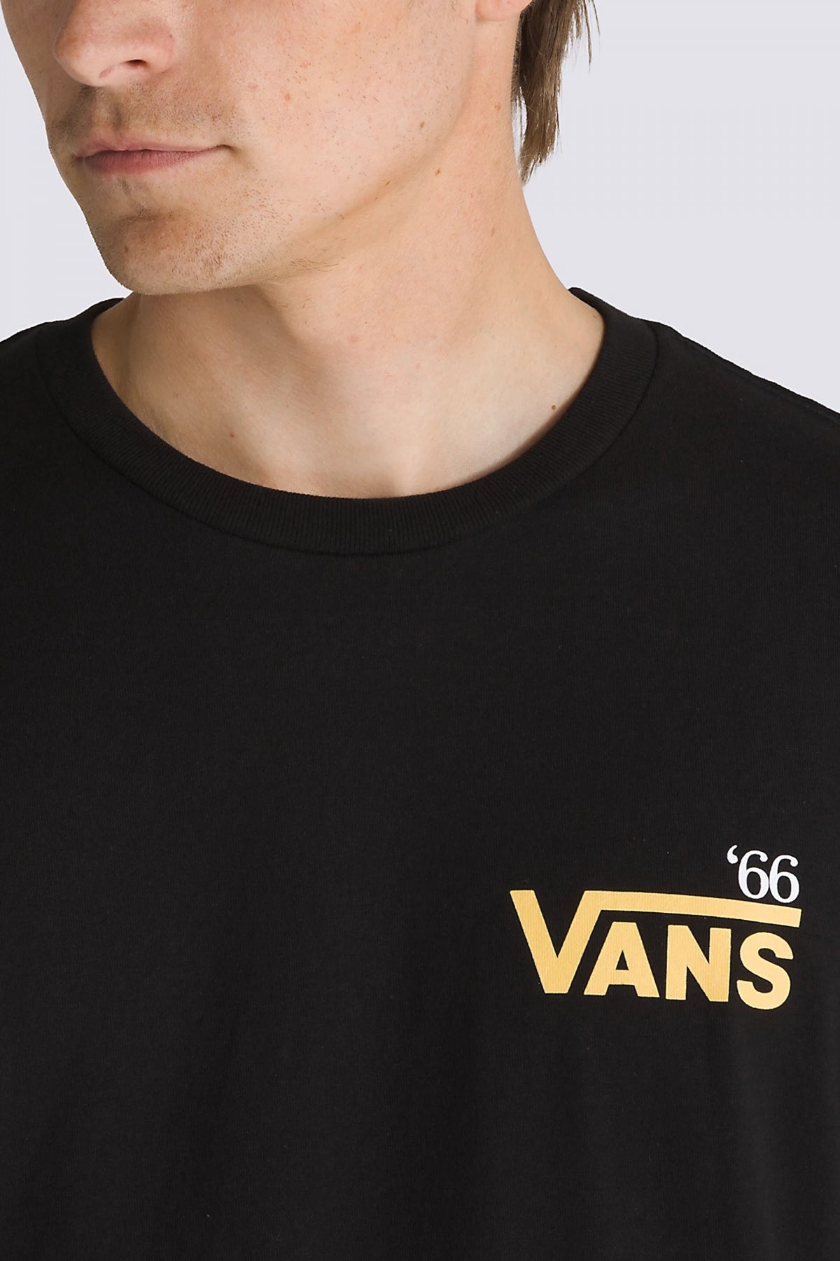 VANS POSTED SS en color NEGRO  (3)