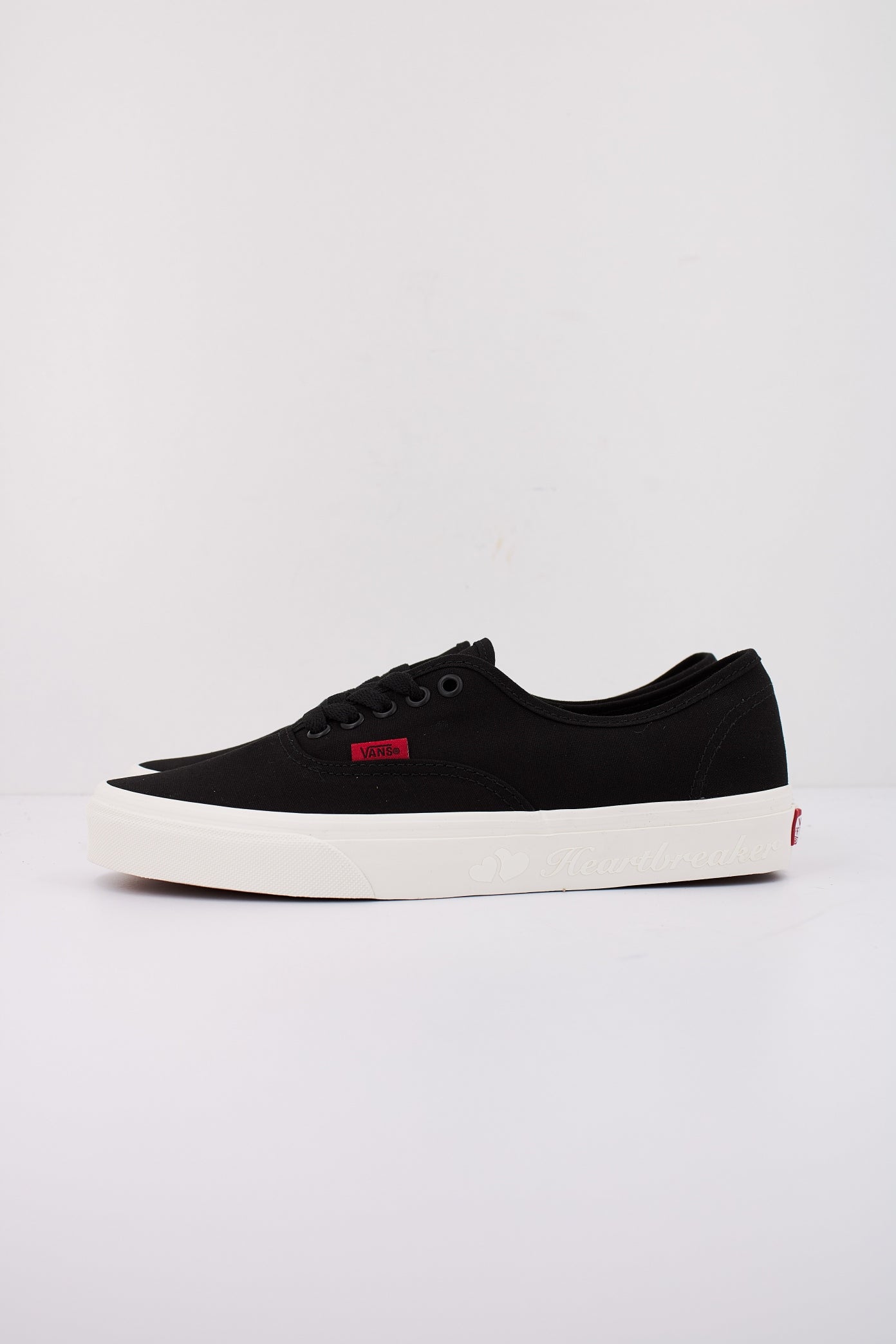 VANS AUTHENTIC  en color NEGRO  (1)