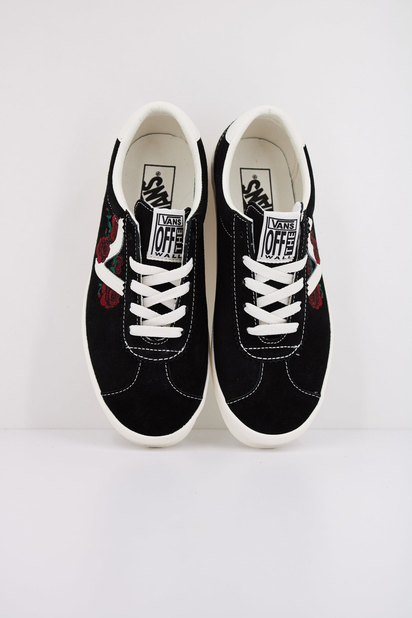 VANS SPORT LOW en color NEGRO  (3)