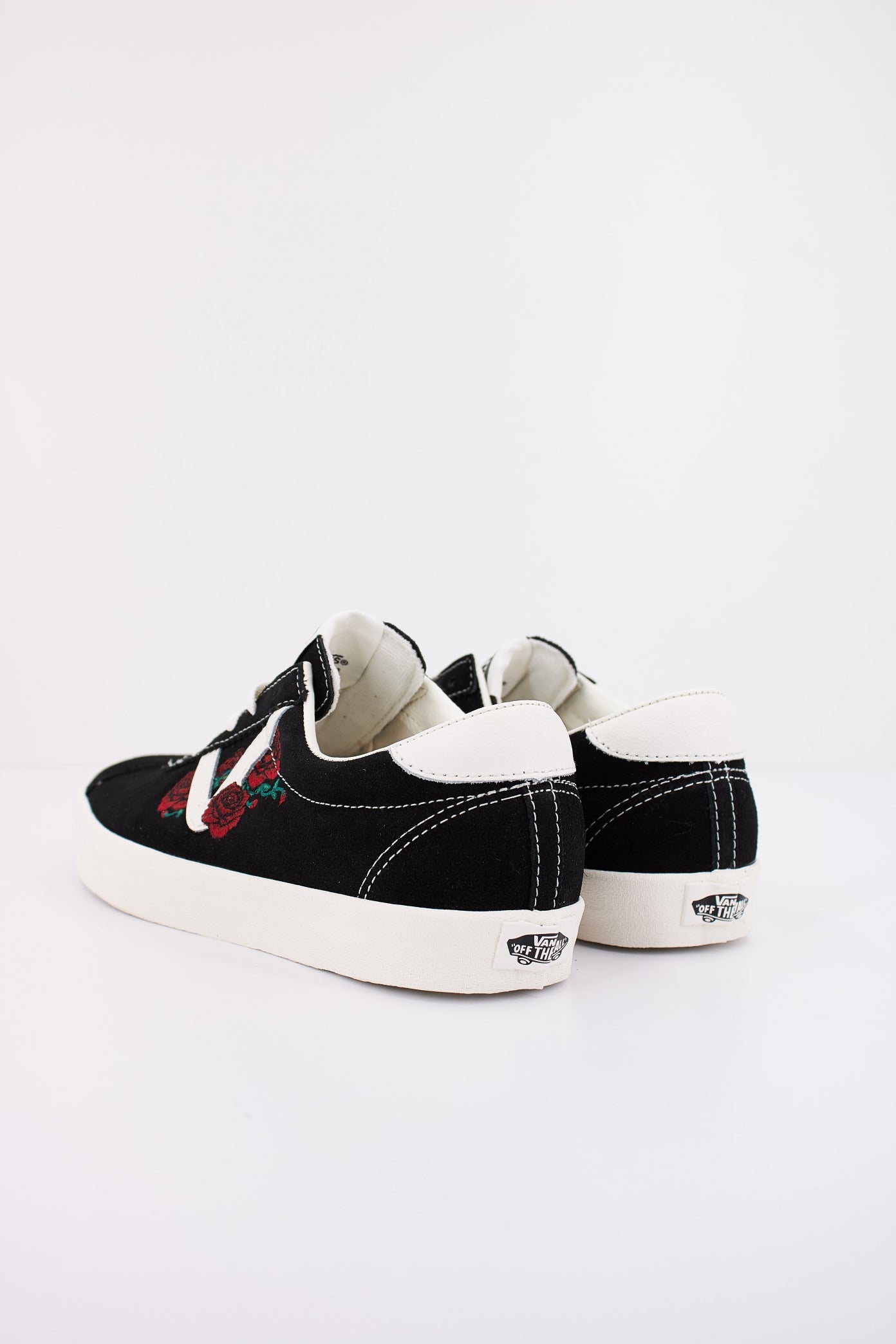 VANS SPORT LOW en color NEGRO  (4)