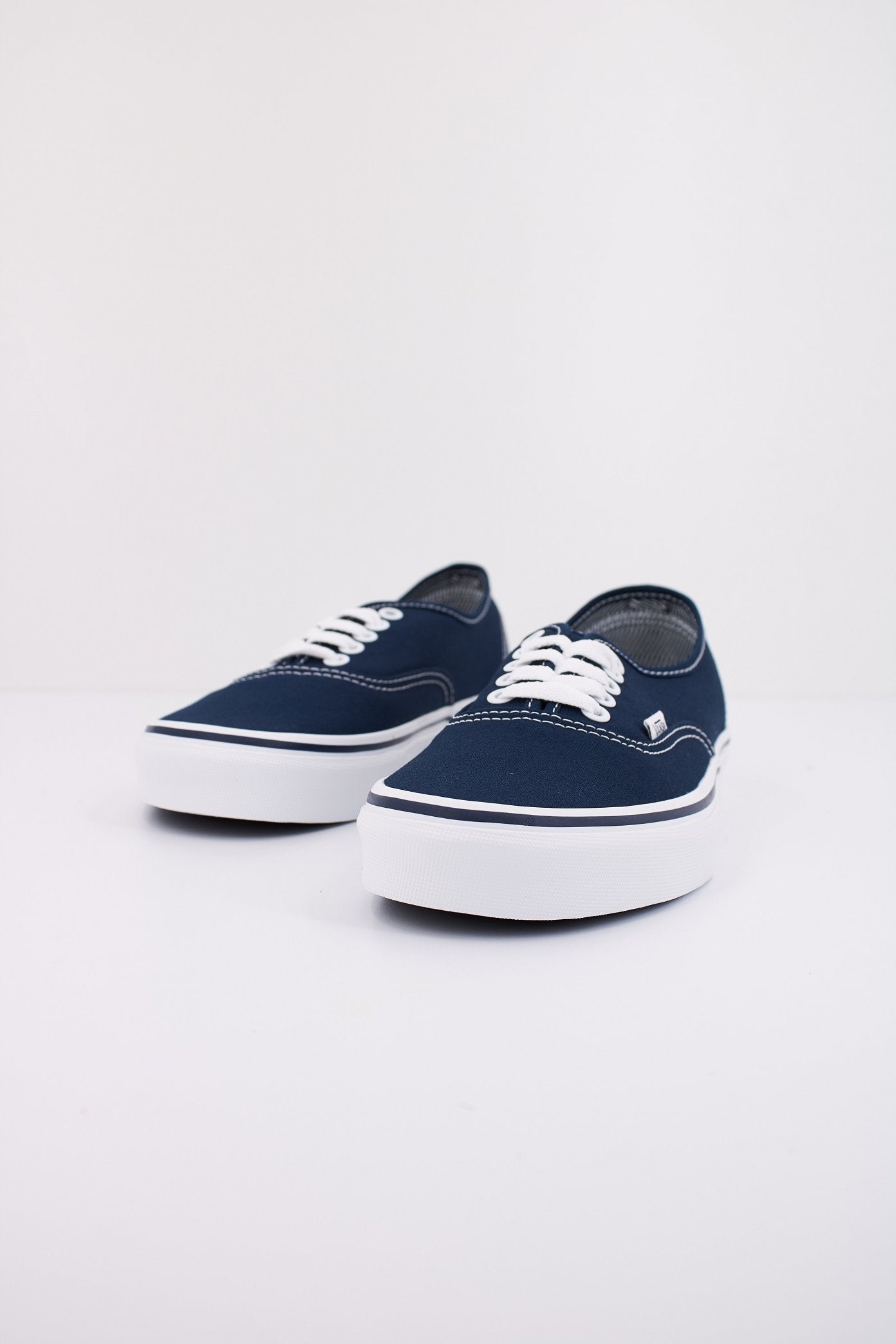 VANS AUTHENTIC en color AZUL  (2)