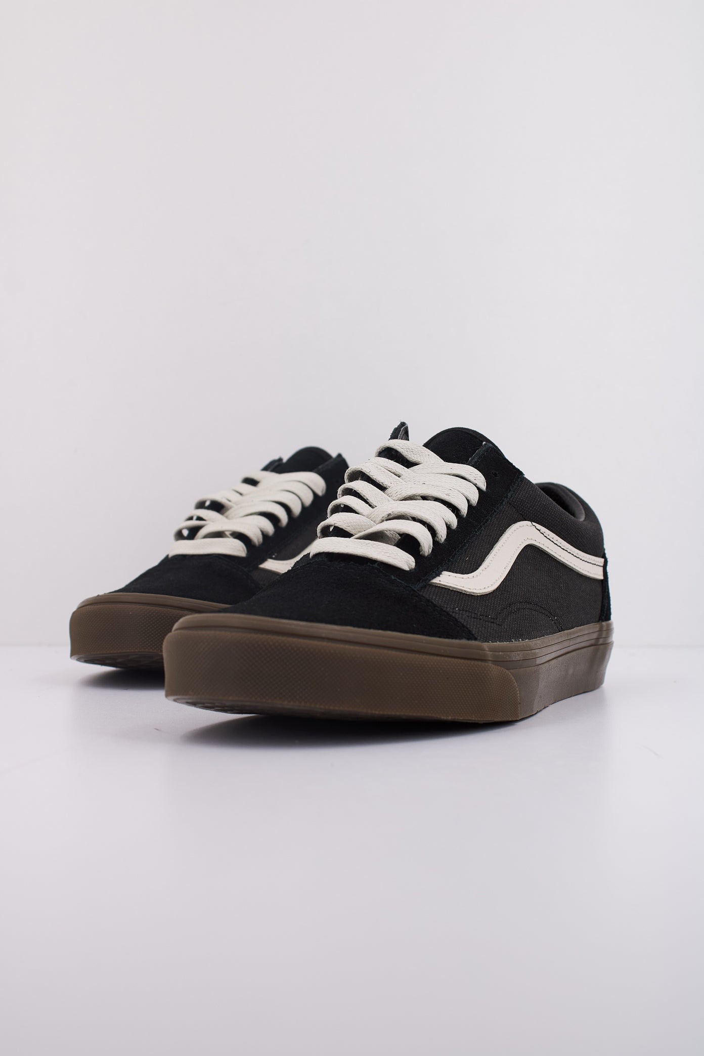 VANS OLD SKOOL en color NEGRO  (2)