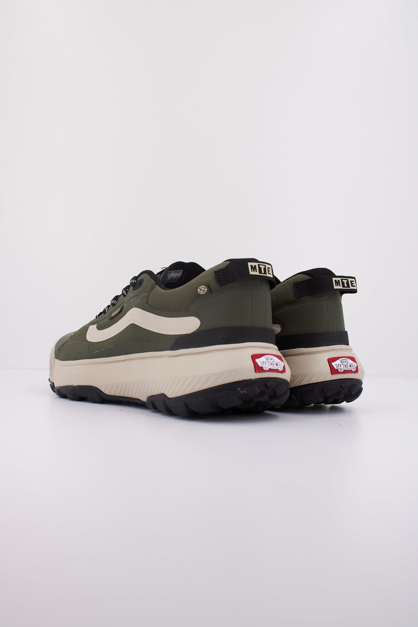 VANS MTE CROSSPATH en color VERDE  (4)