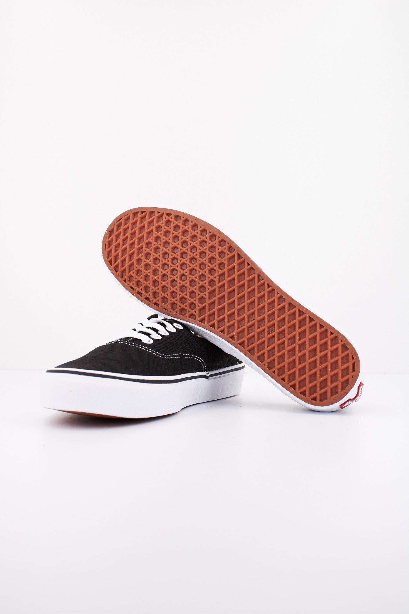 VANS AUTHENTIC en color NEGRO  (4)