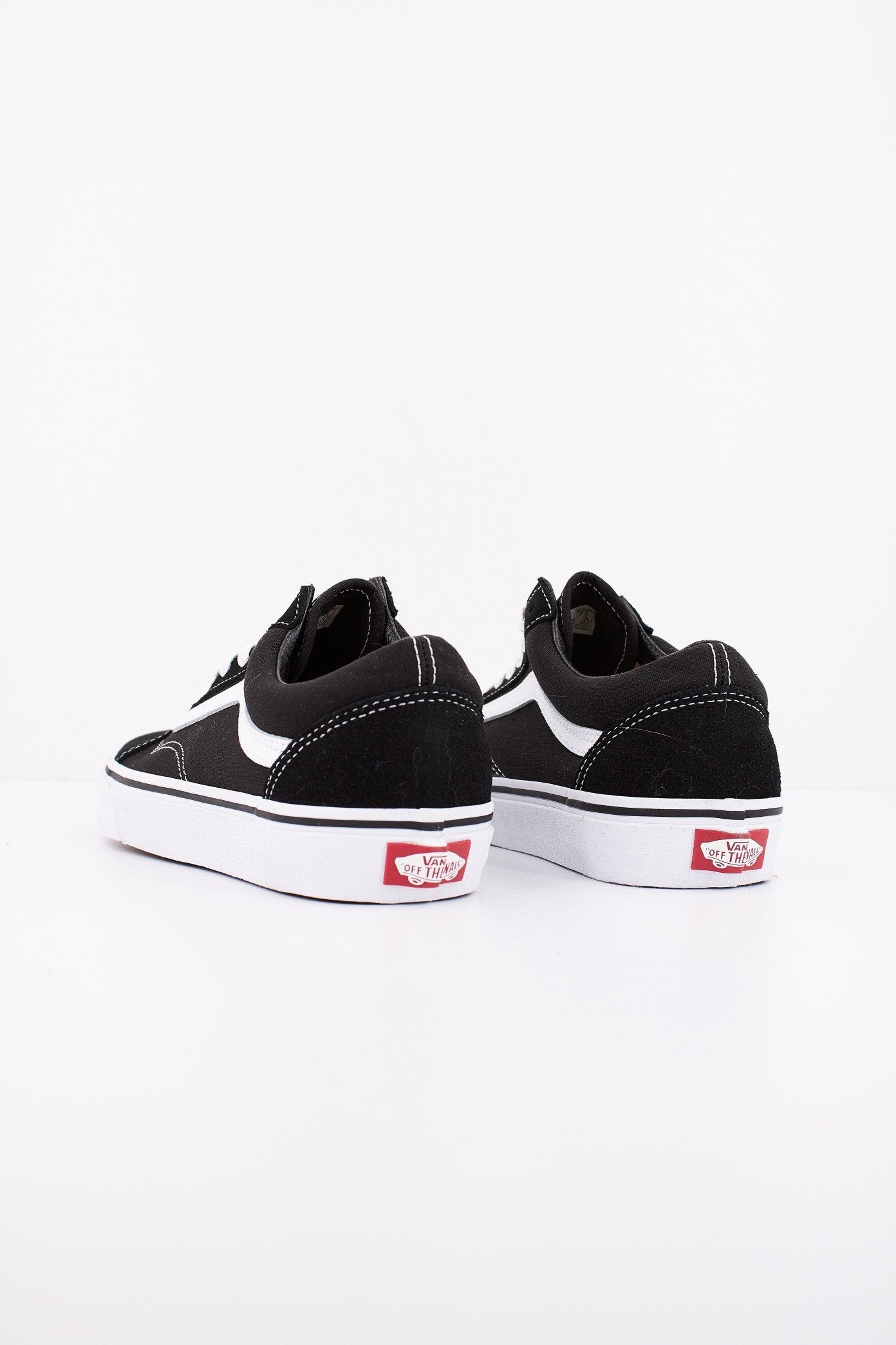 VANS OLD SKOOL en color NEGRO  (3)