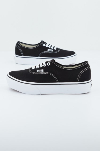 VANS  UA AUTHENTIC PLATFOR BLAC en color NEGRO  (3)