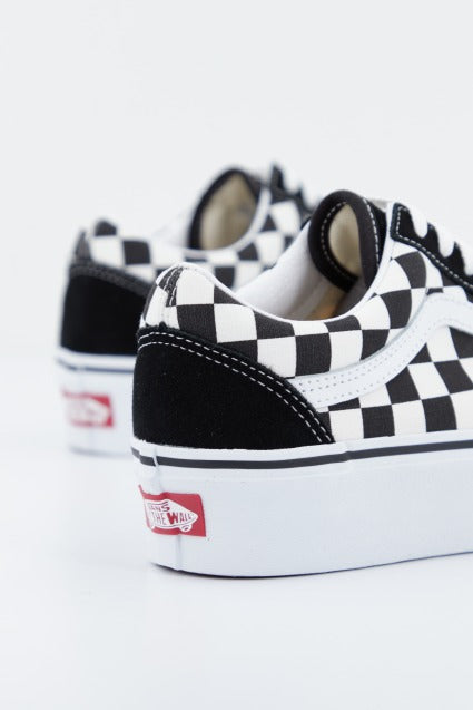 VANS OLD SKOOL PLATFORM en color NEGRO  (3)