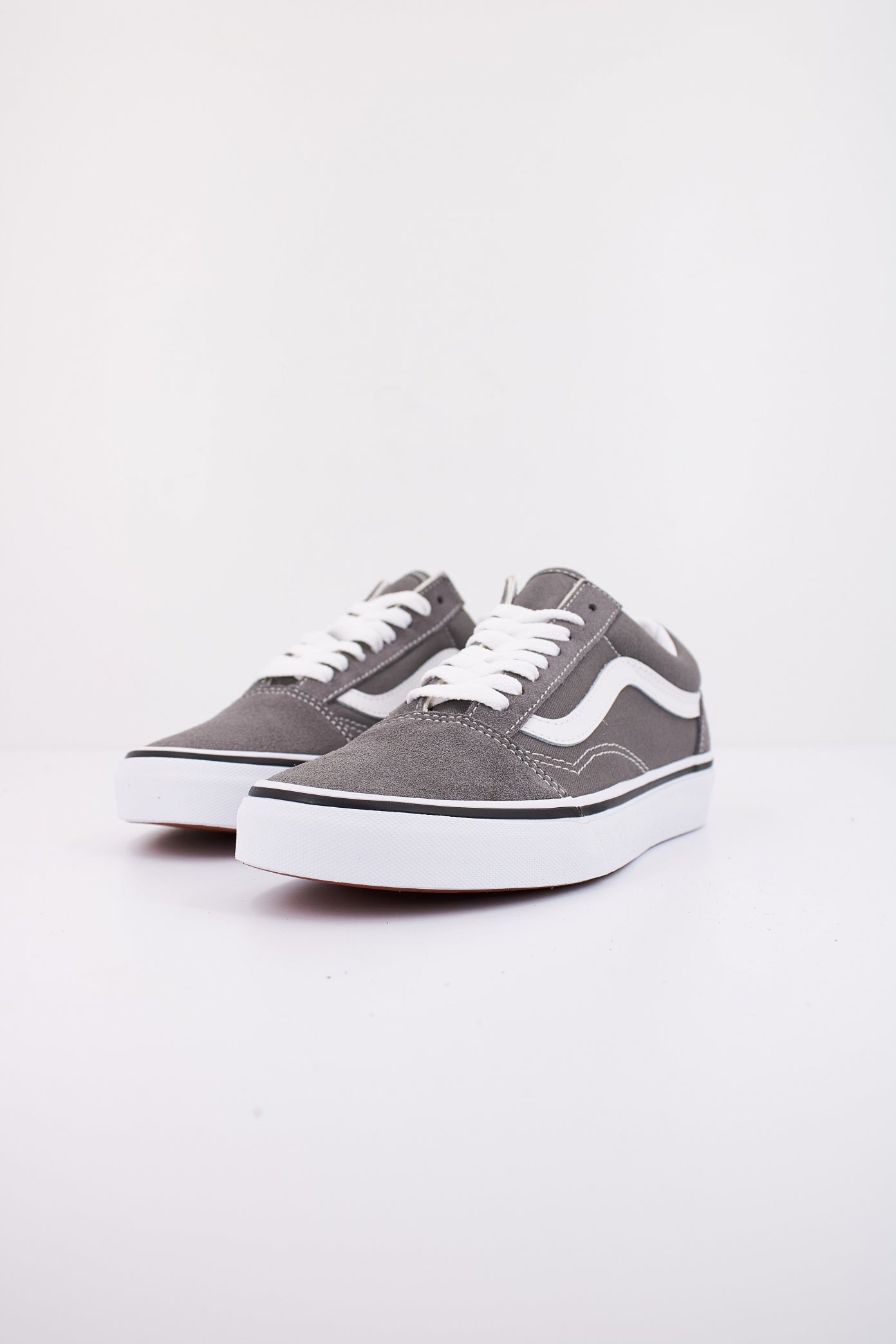 VANS OLD SKOOL en color GRIS  (2)