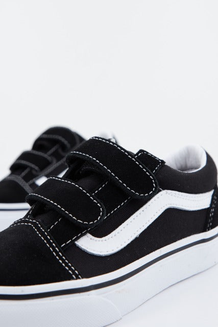 VANS OLD SKOOL V en color NEGRO  (4)