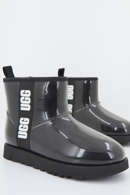 UGG CLASSIC CLEAR MINI en color NEGRO  (2)