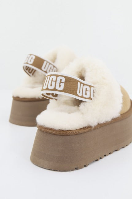 UGG FUNKETTE en color MARRON  (3)