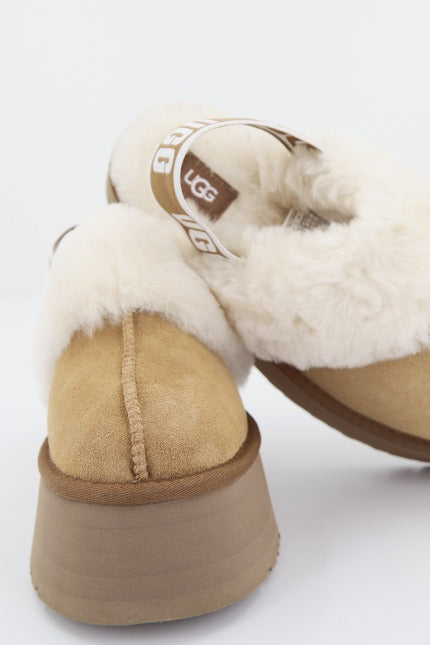 UGG FUNKETTE en color MARRON  (4)