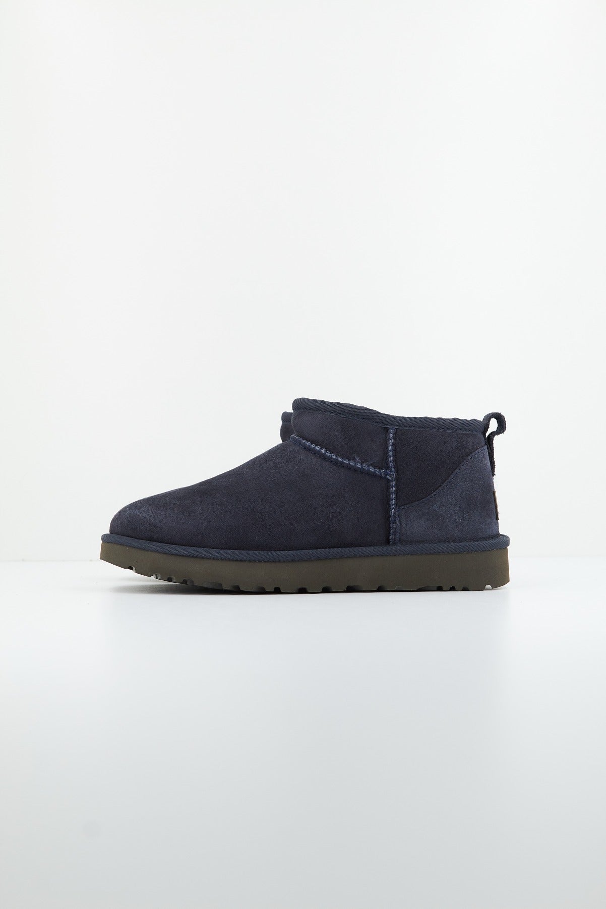 UGG W CLASSIC ULTRA MINI en color AZUL  (1)