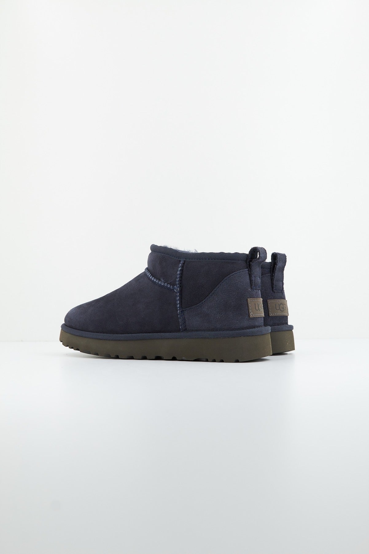 UGG W CLASSIC ULTRA MINI en color AZUL  (3)