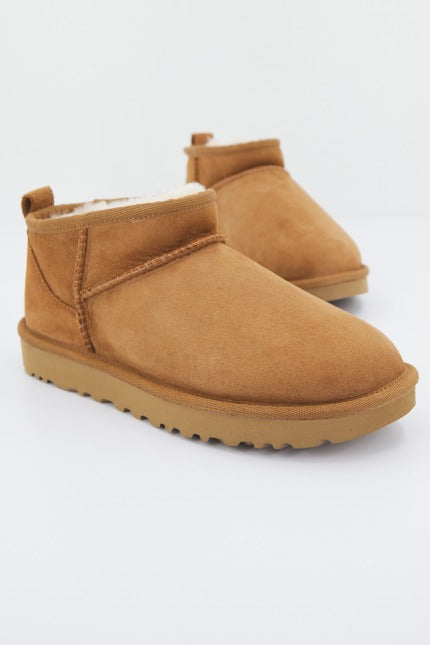 UGG W CLASSIC ULTRA MINI en color MARRON  (2)