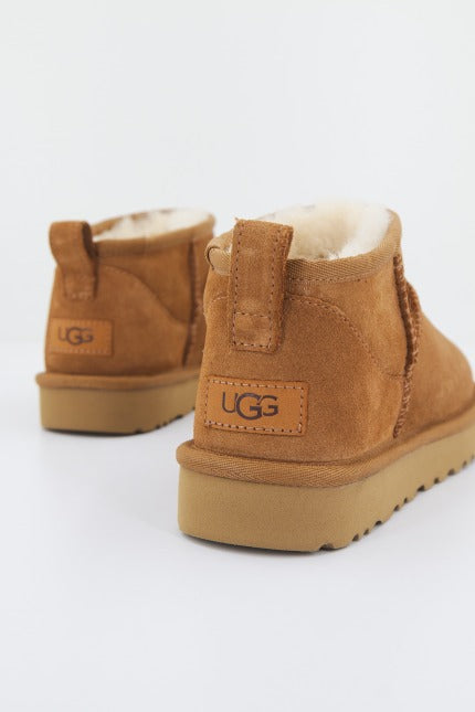 UGG W CLASSIC ULTRA MINI en color MARRON  (3)