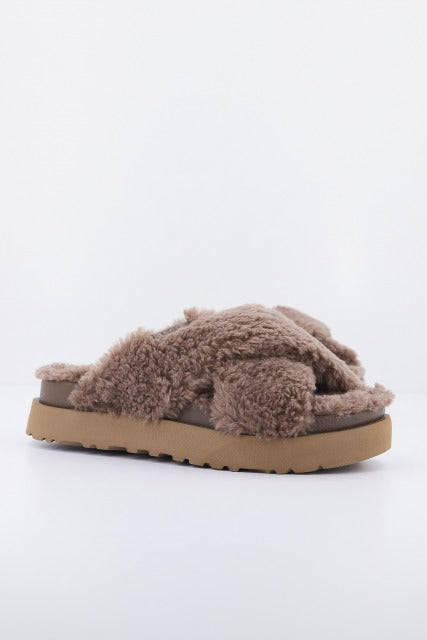 UGG W FUZZ SUGAR CROSS SLIDE en color MARRON  (2)